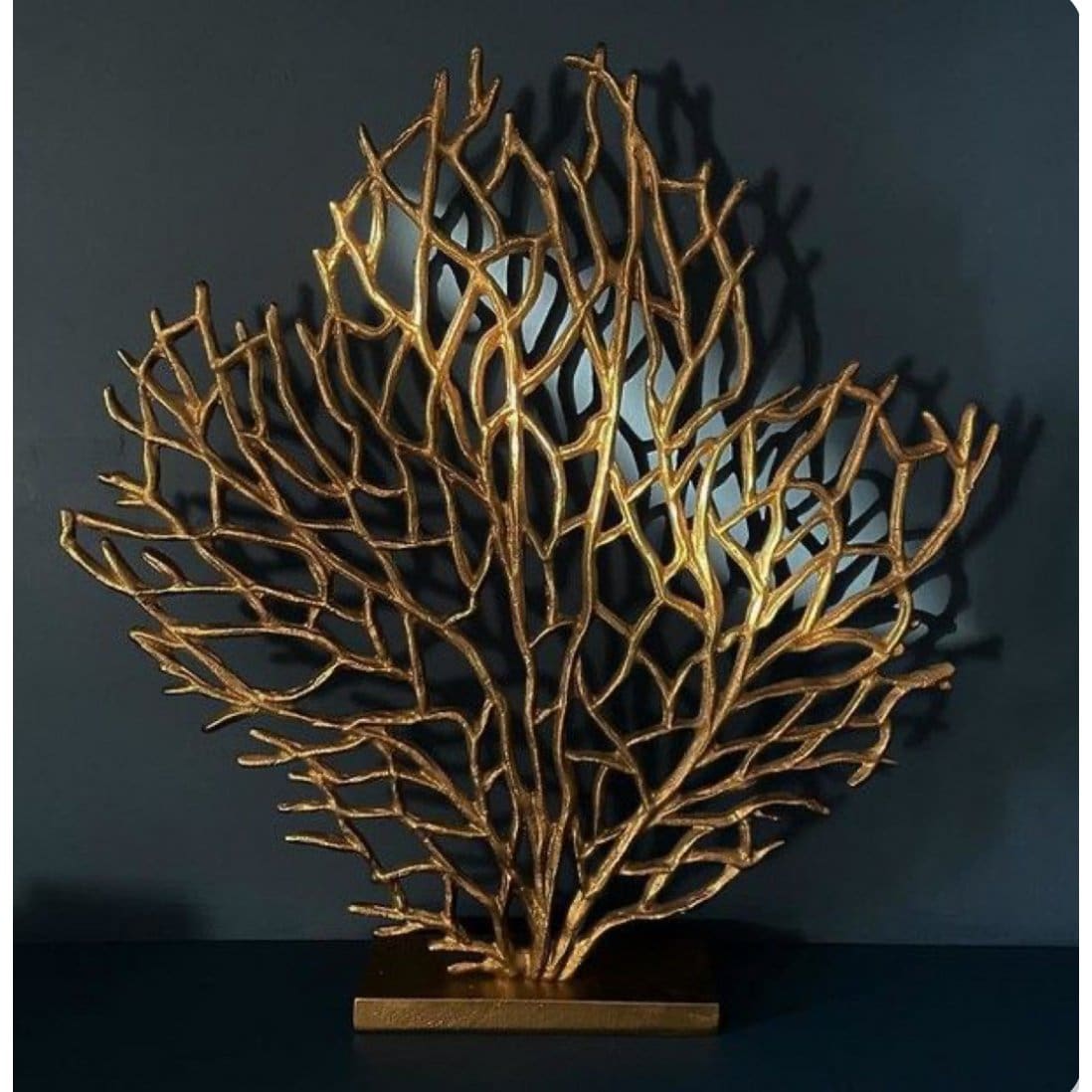 Sculpture décorative en fer doré – Design corail organique, pièce neuve