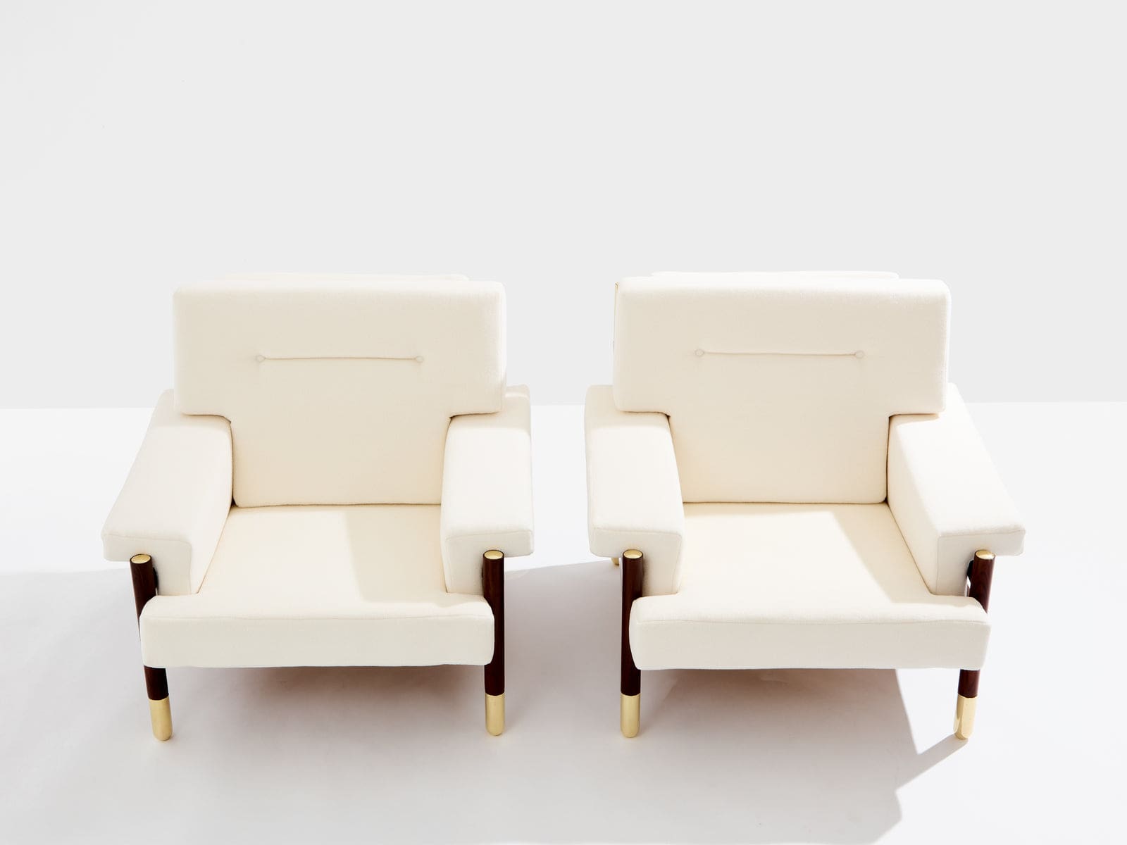 Paire de fauteuils Carlo De Carli en palissandre, cuir et laiton, 1966