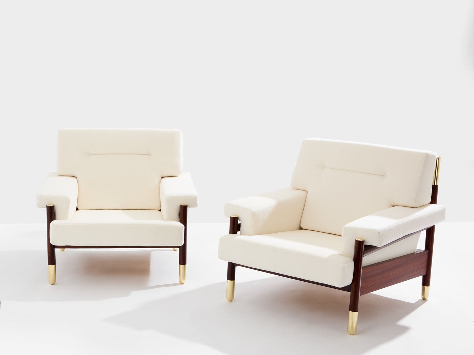 Paire de fauteuils Carlo De Carli en palissandre, cuir et laiton, 1966