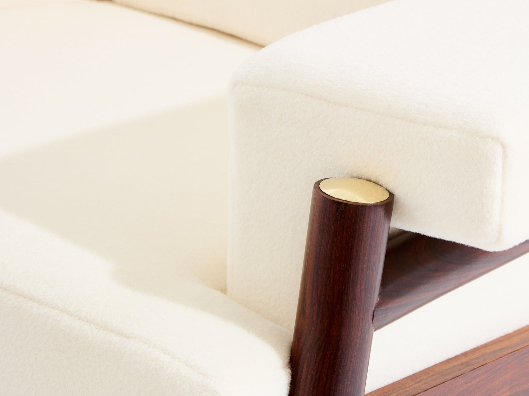 Paire de fauteuils Carlo De Carli en palissandre, cuir et laiton, 1966