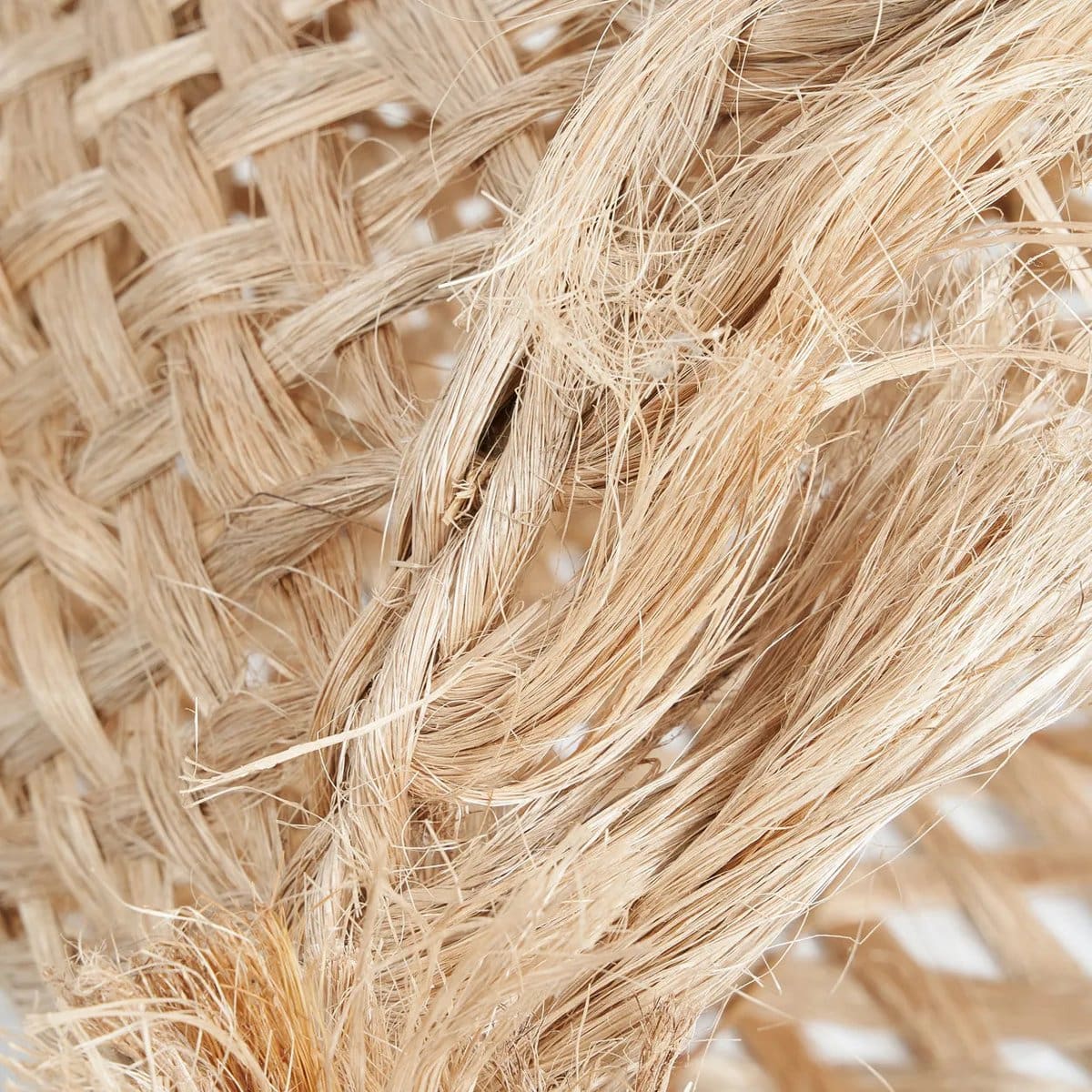 Le Pendentif Méduse Abaca – Naturel – M
