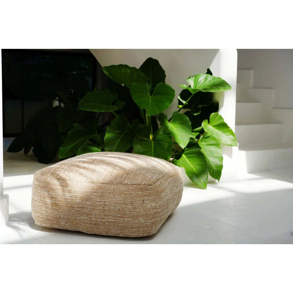 Pouf Comfy – Assise d’appoint en tissu beige doux (pièce neuve)