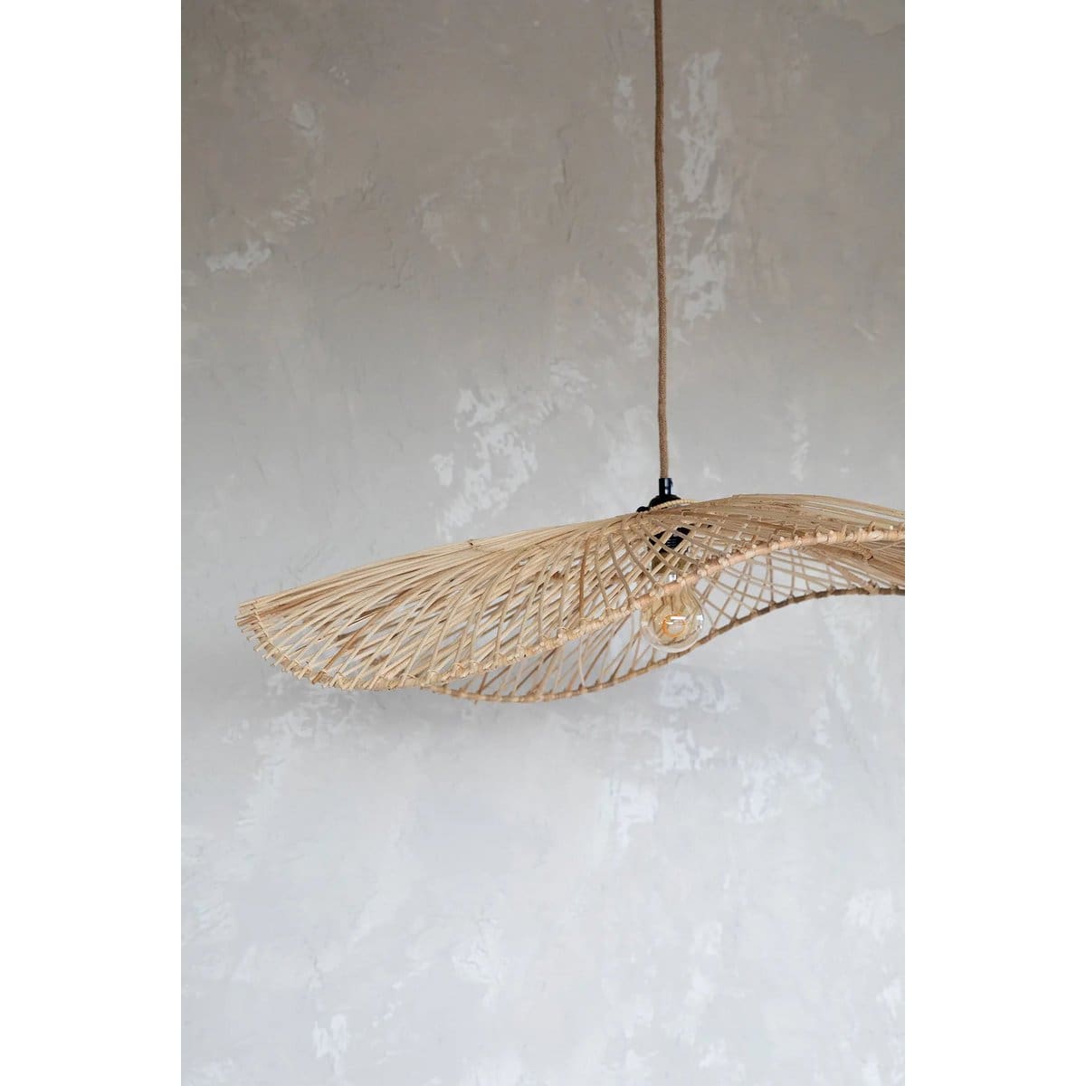 Suspension naturelle Le Chapeau – Tressage en rotin organique Ø75 cm (pièce neuve)