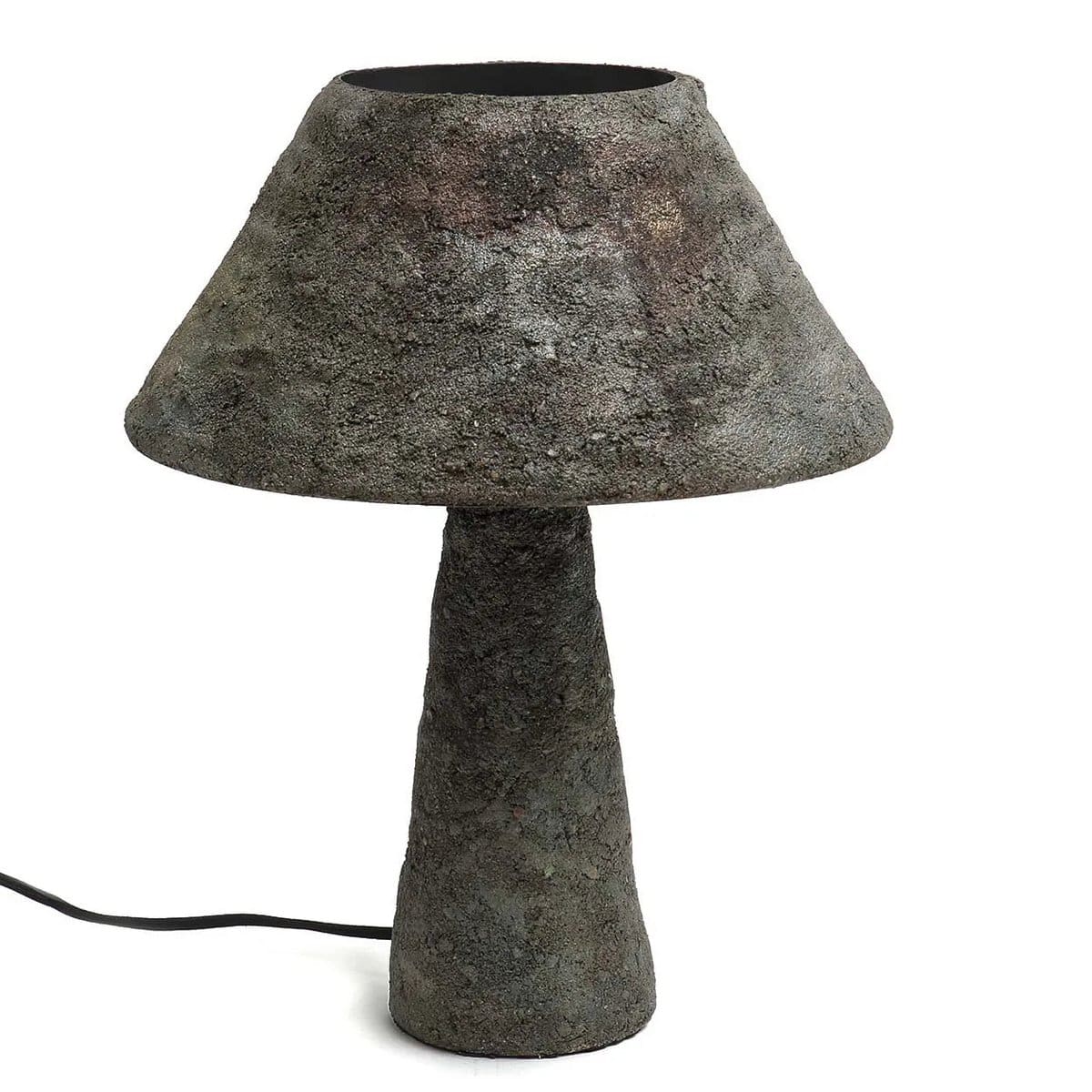 Lampe de table industrielle – Béton texturé et lumière douce (pièce neuve)