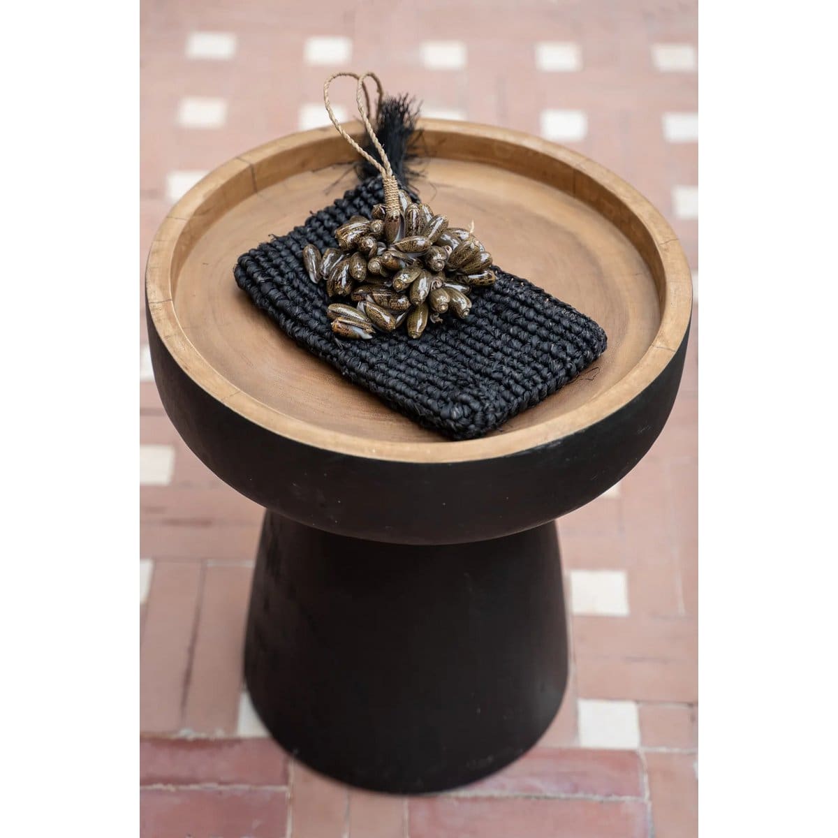 La table d’appoint Rayu – Noir Naturel