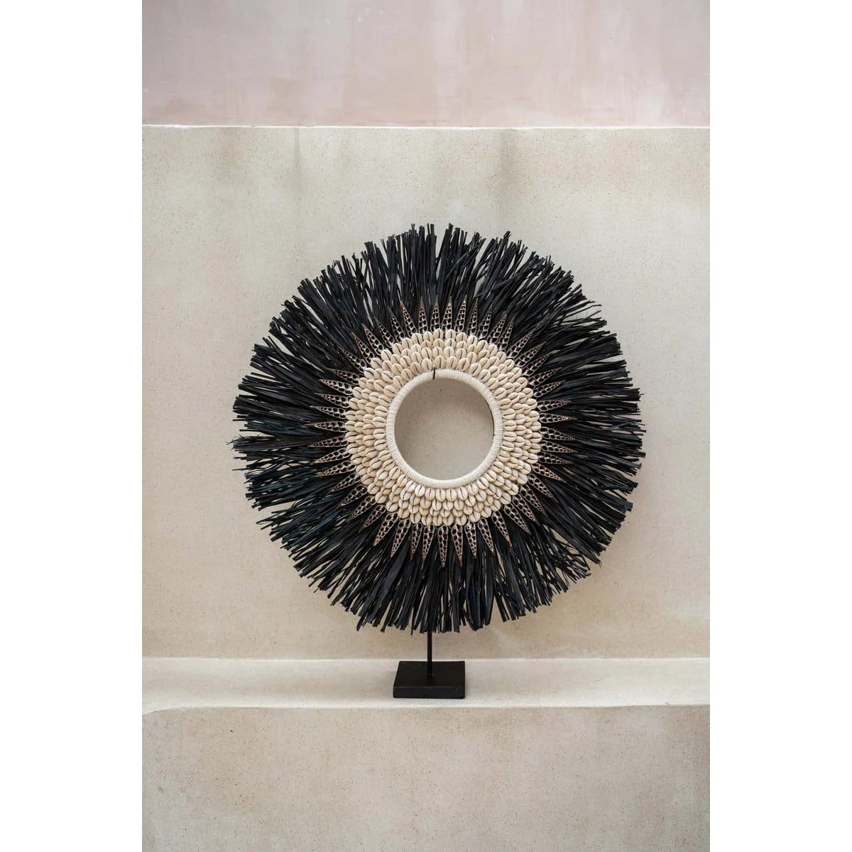 Objet d’art ethnique – Nassau Hoop, cerceau en raphia et coquillages, fabrication artisanale – L