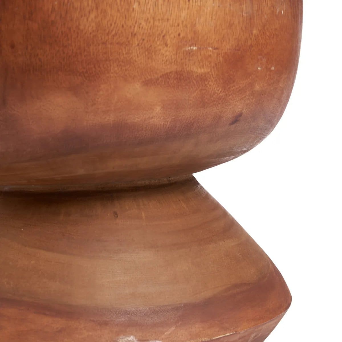Tabouret Indra en bois de suar – Forme sculpturale et esprit wabi-sabi (pièce neuve)