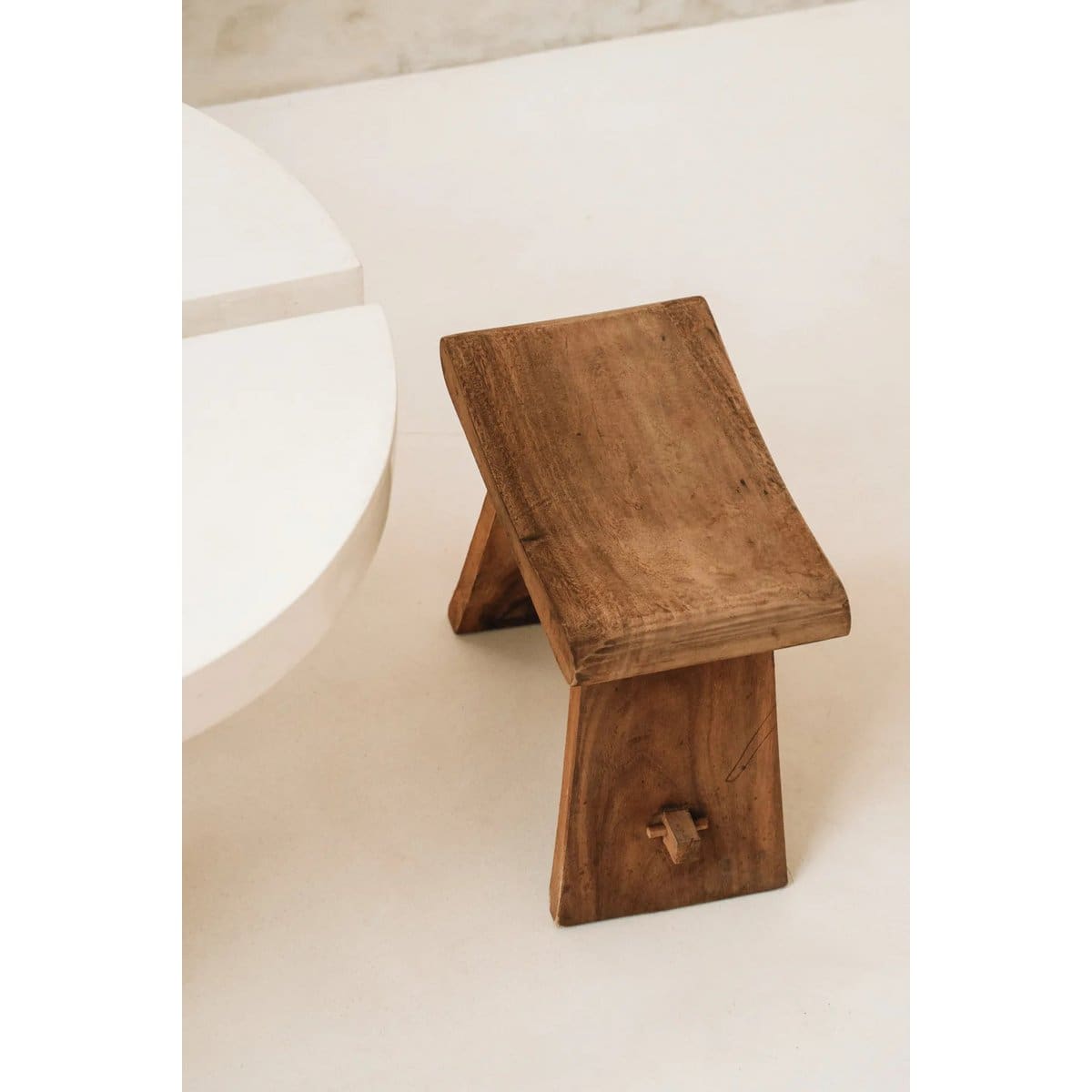 Tabouret en bois de suar – Design naturel et intemporel, fabrication artisanale (neuf)