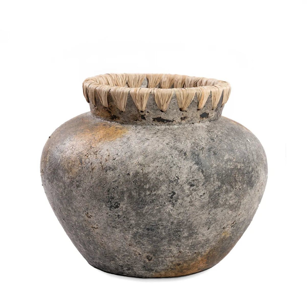 Vase artisanal gris en terre cuite – Finition texturée, format M