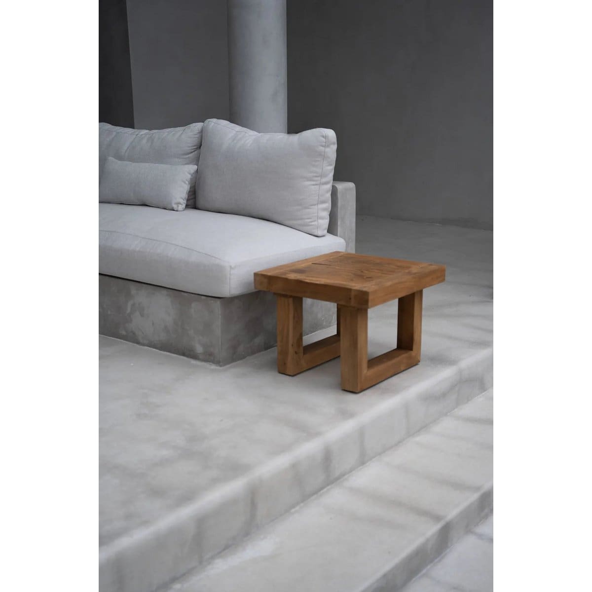 Table d’appoint naturelle – Teck de récupération, fabrication artisanale indonésienne (neuf)