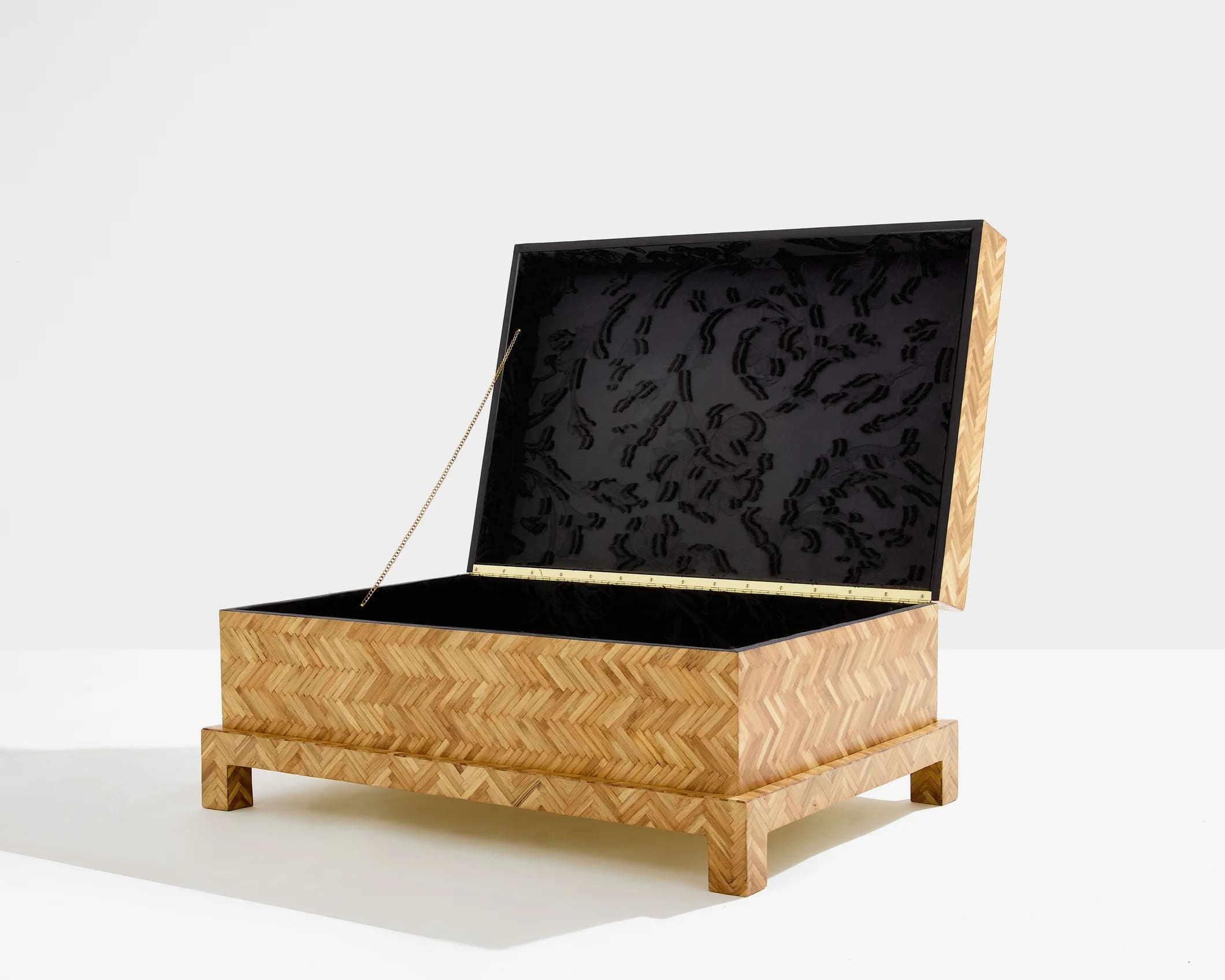 Coffre marqueterie bambou & laiton – Galerie Maison & Jardin, années 70
