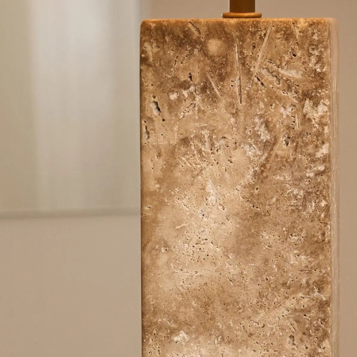 Lampe contemporaine en pierre naturelle – Modèle Rosie par Tavellio, Italie