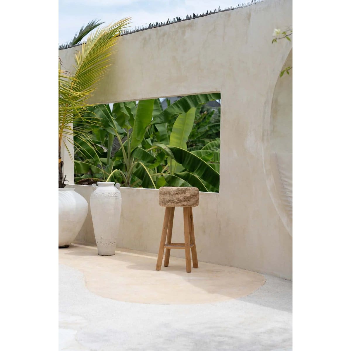 Tabouret de bar naturel – Bois de teck et assise en raphia tressé (pièce neuve)