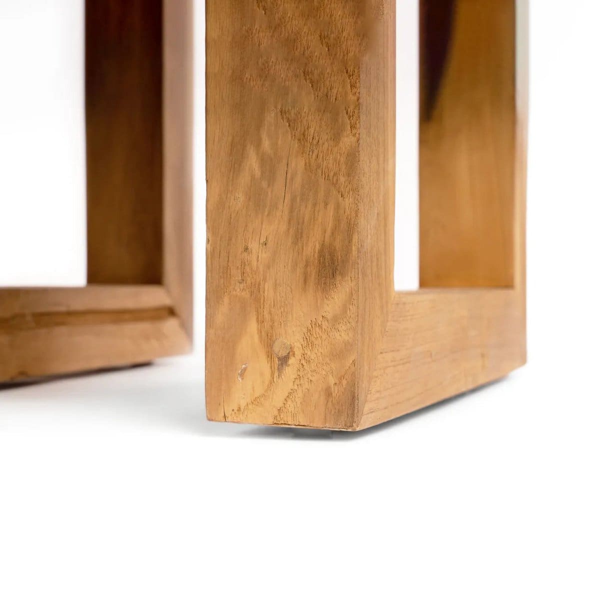 Table d’appoint naturelle – Teck de récupération, fabrication artisanale indonésienne (neuf)
