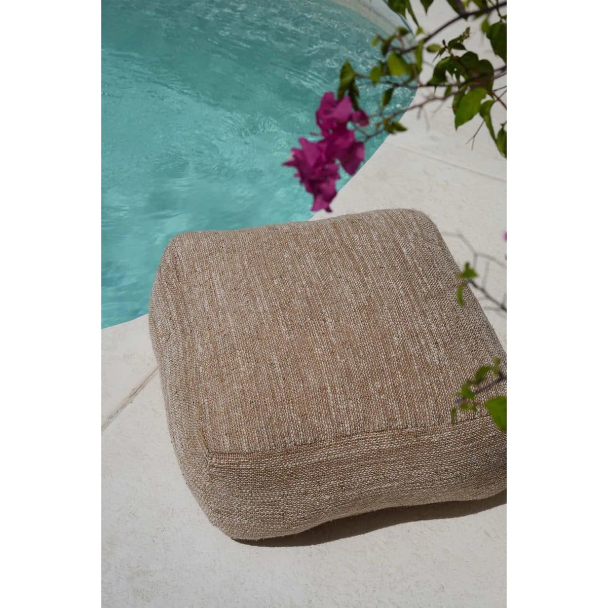 Pouf Comfy – Assise d’appoint en tissu beige doux (pièce neuve)
