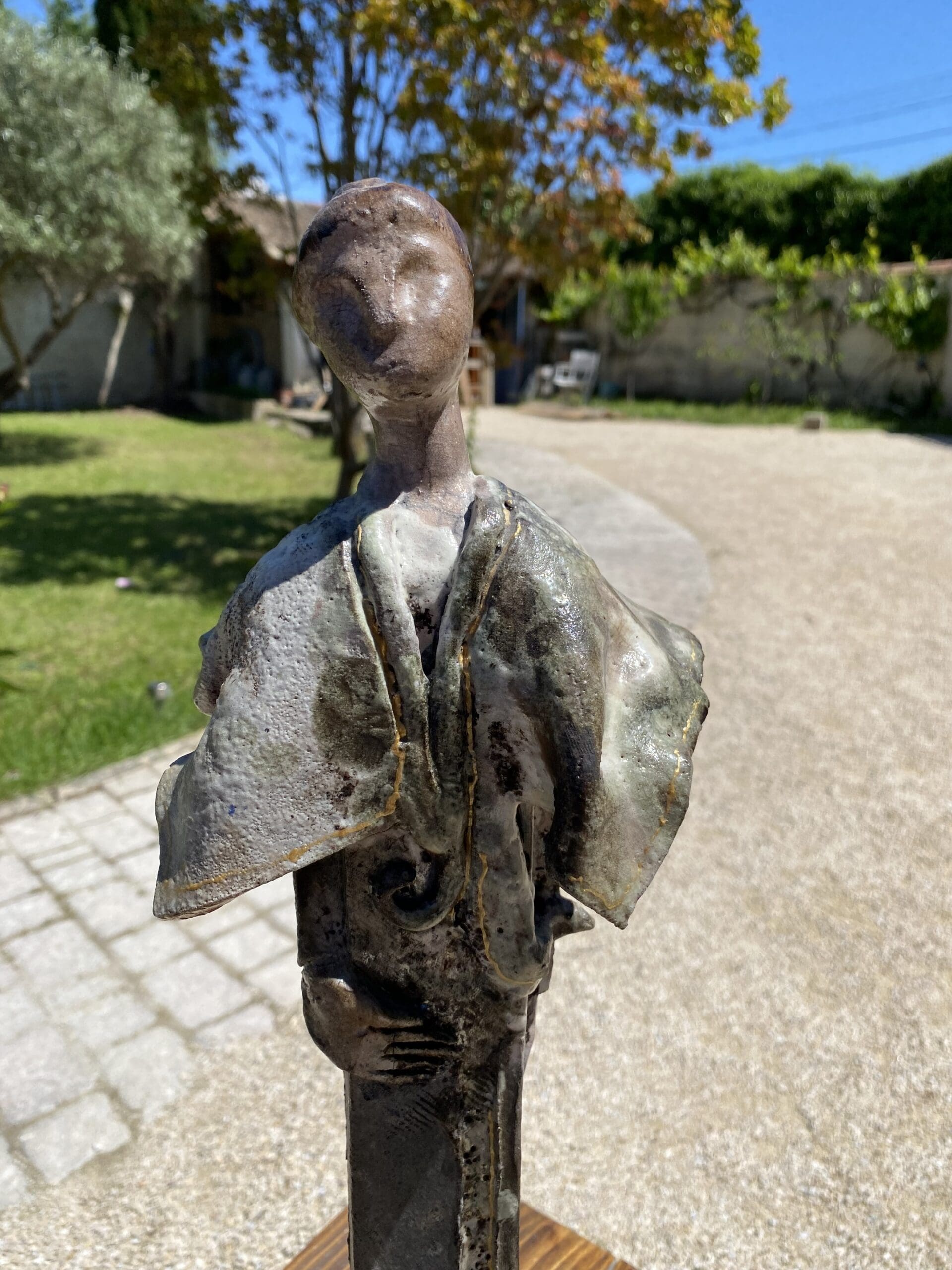 L’Arlésienne – Sculpture en céramique et métal signée Jean Pierre Mocci