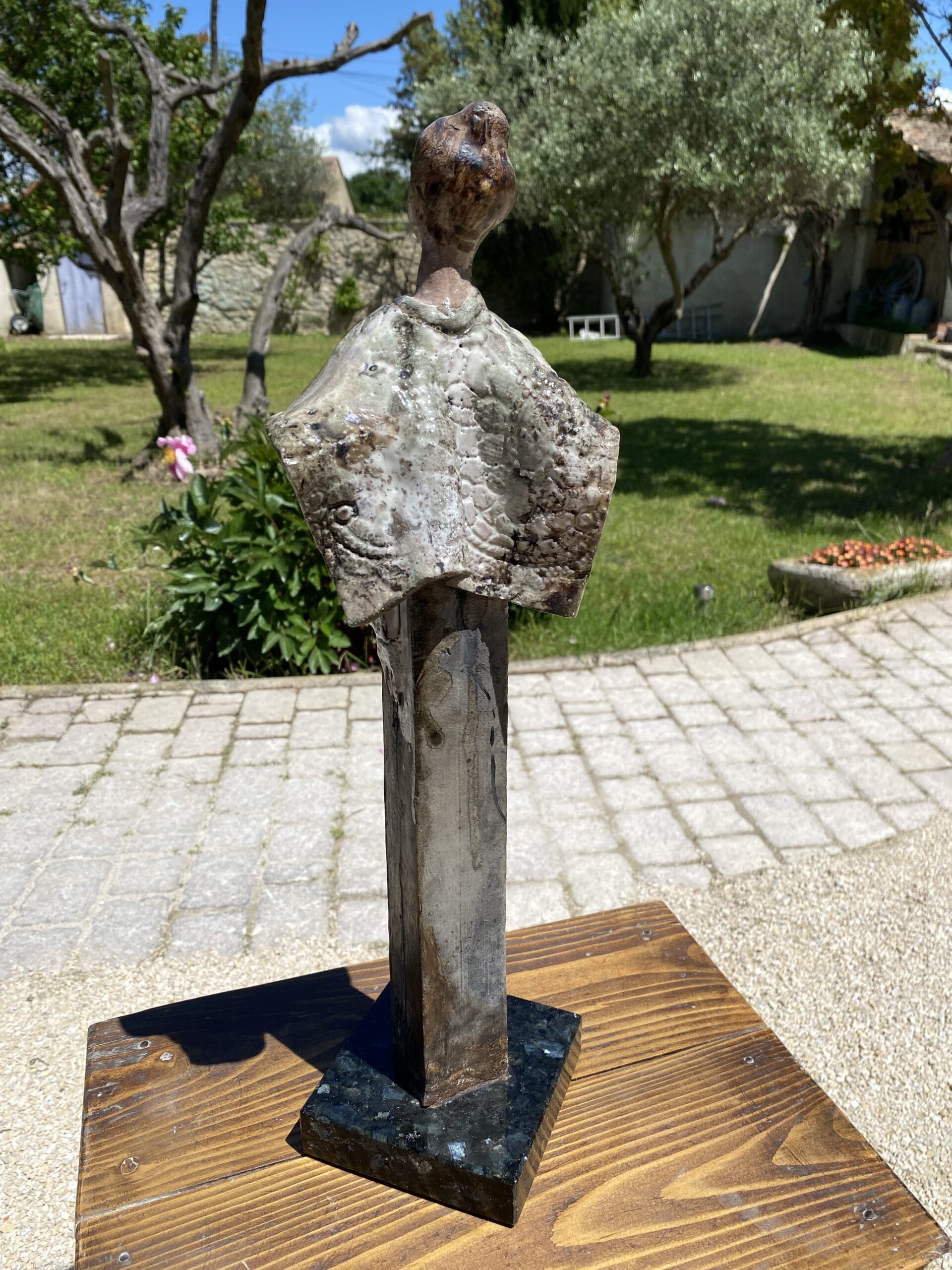L’Arlésienne – Sculpture en céramique et métal signée Jean Pierre Mocci