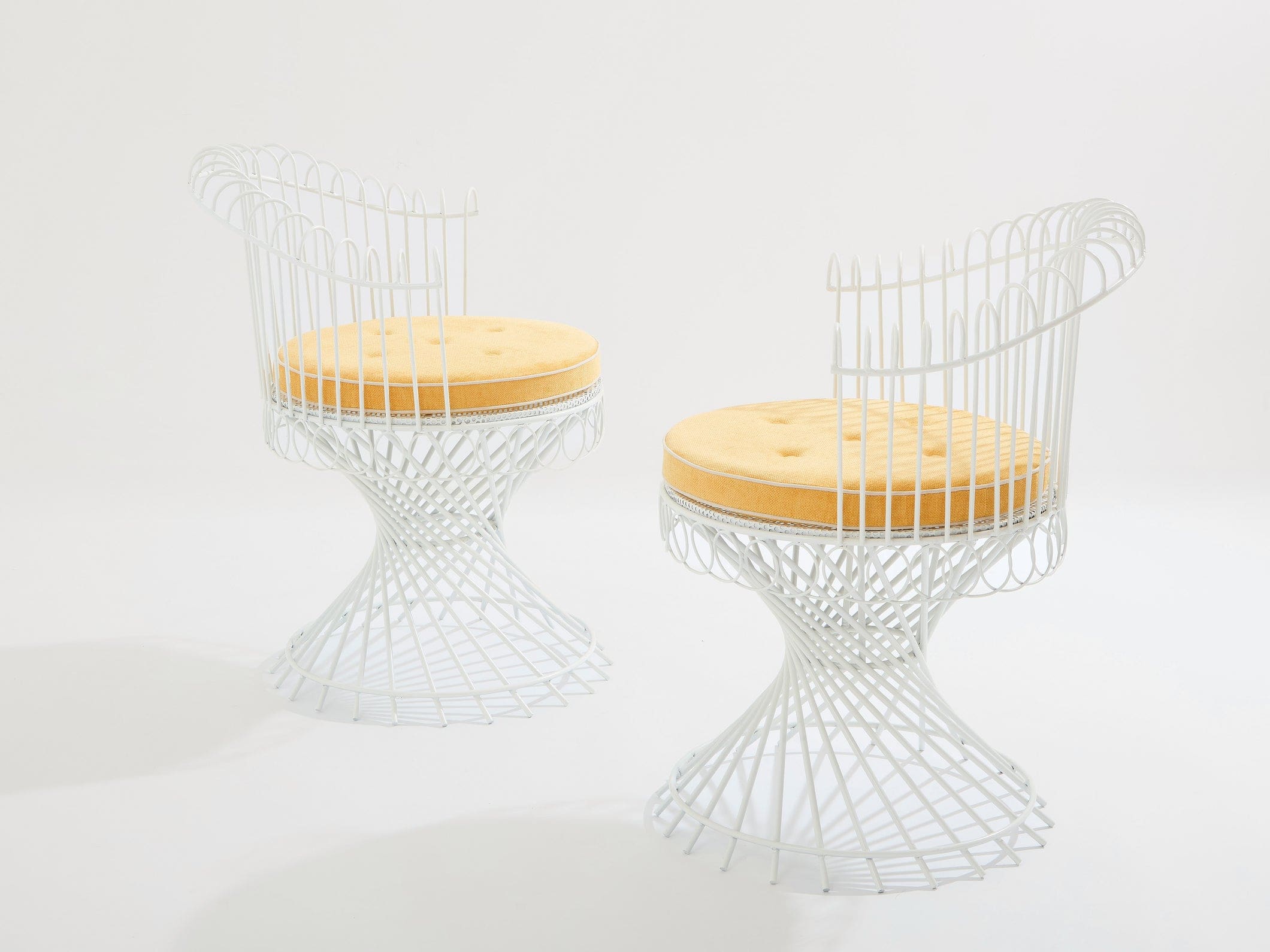 Fauteuils Mathieu Matégot modèle Anthéor – Métal laqué et tissu Pierre Frey, 1950s