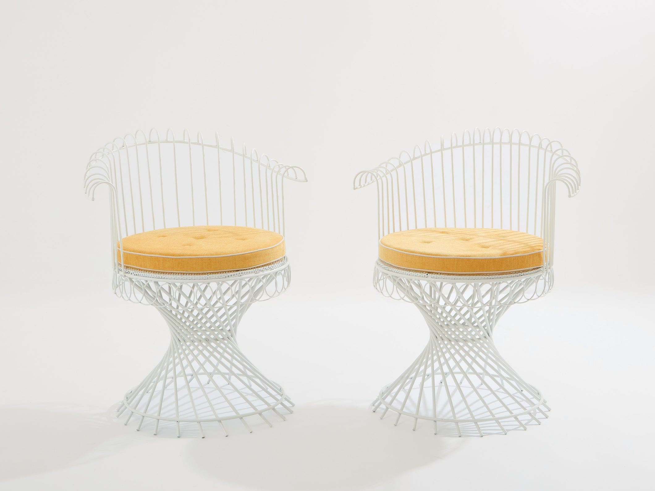 Fauteuils Mathieu Matégot modèle Anthéor – Métal laqué et tissu Pierre Frey, 1950s