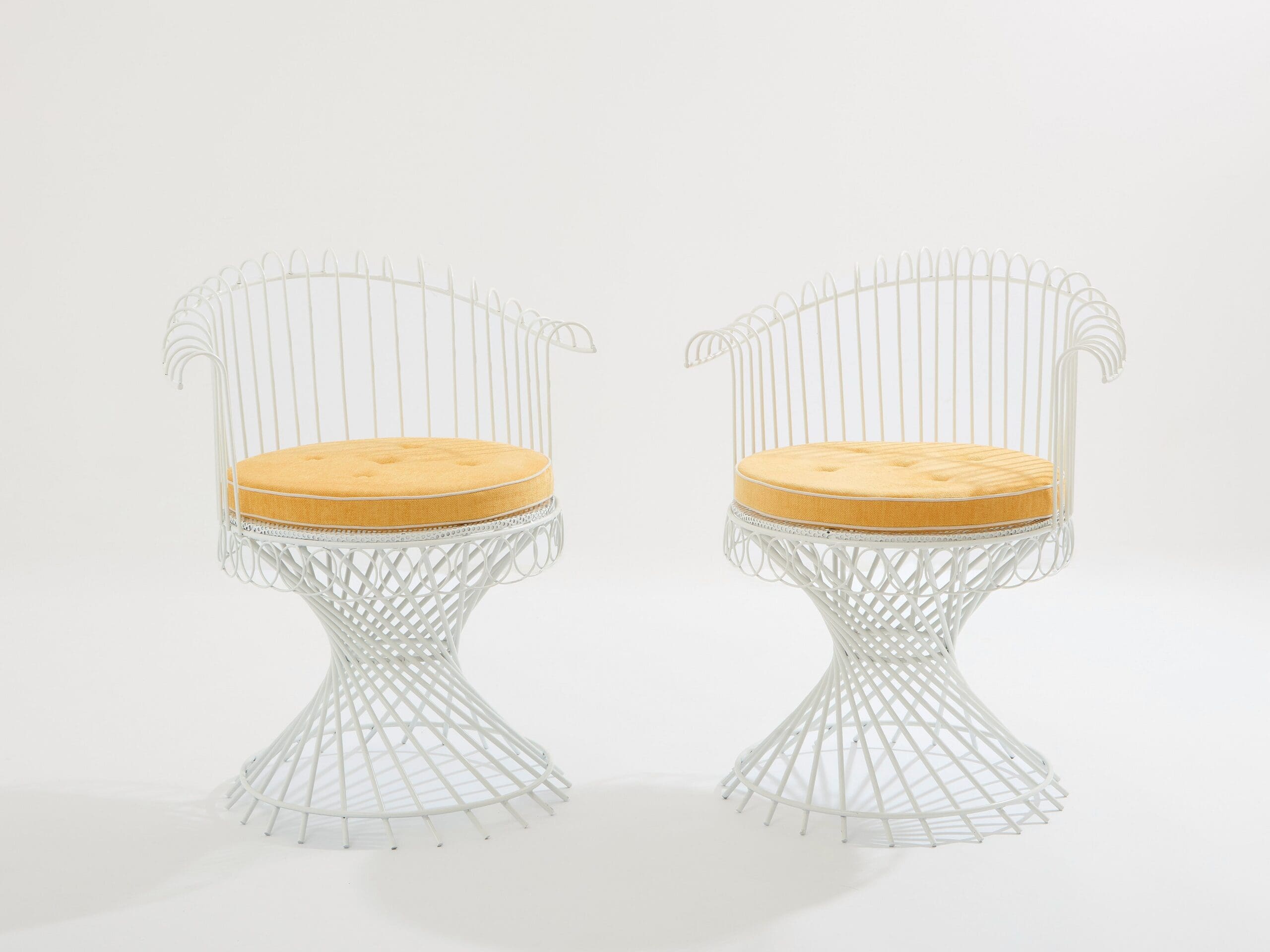 Fauteuils Mathieu Matégot modèle Anthéor – Métal laqué et tissu Pierre Frey, 1950s
