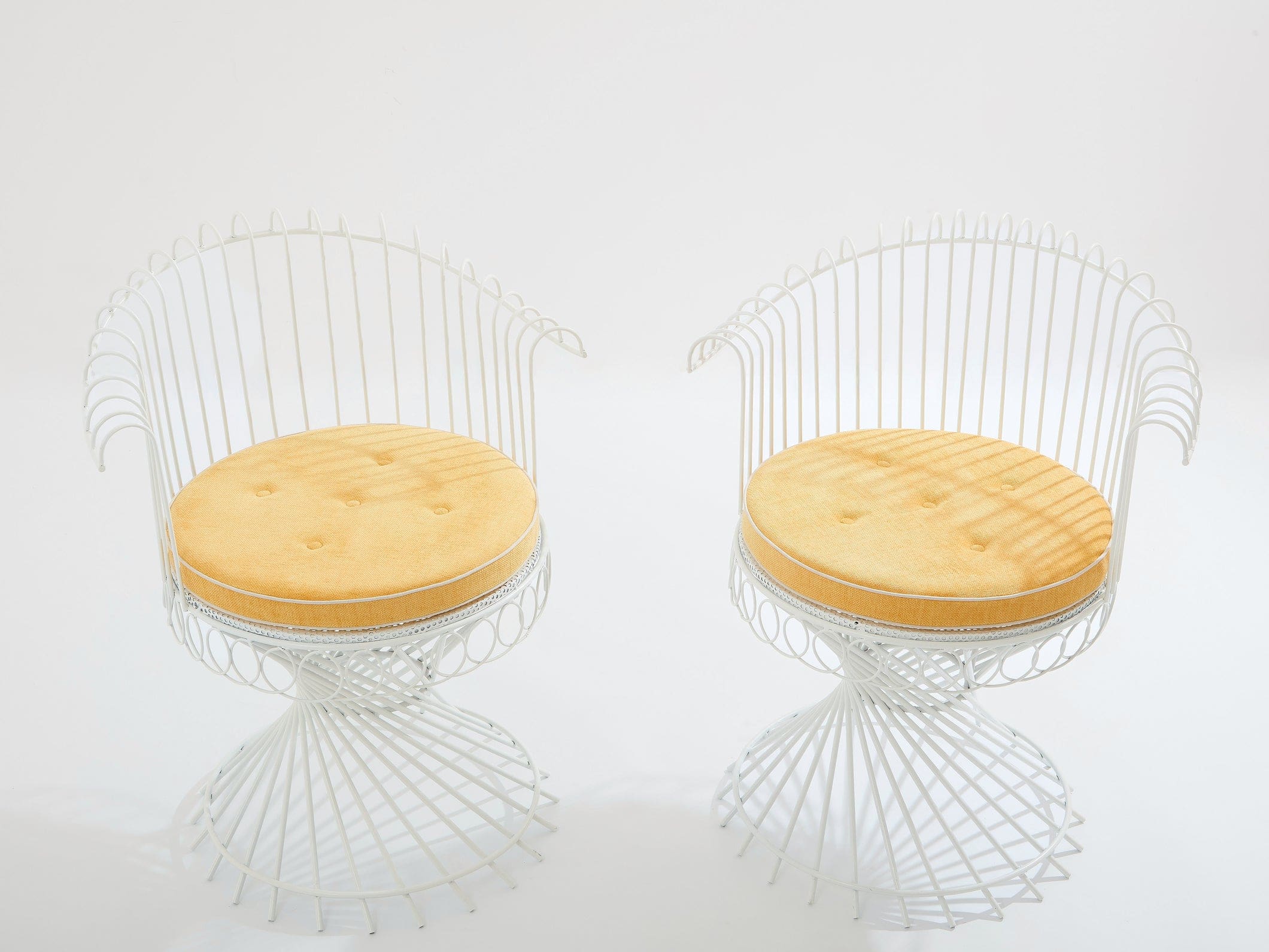 Fauteuils Mathieu Matégot modèle Anthéor – Métal laqué et tissu Pierre Frey, 1950s