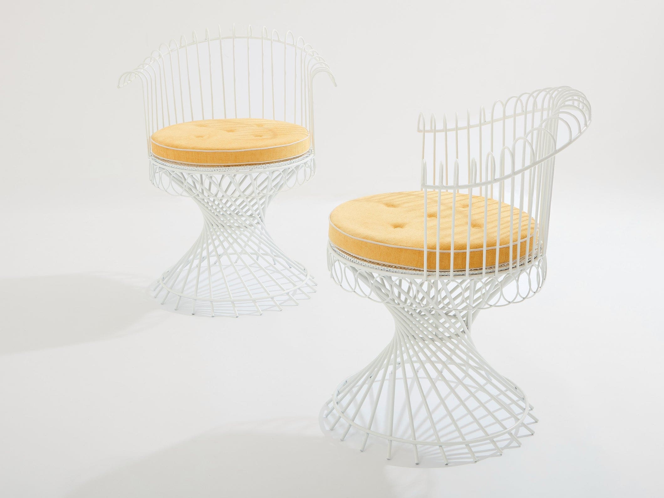 Fauteuils Mathieu Matégot modèle Anthéor – Métal laqué et tissu Pierre Frey, 1950s