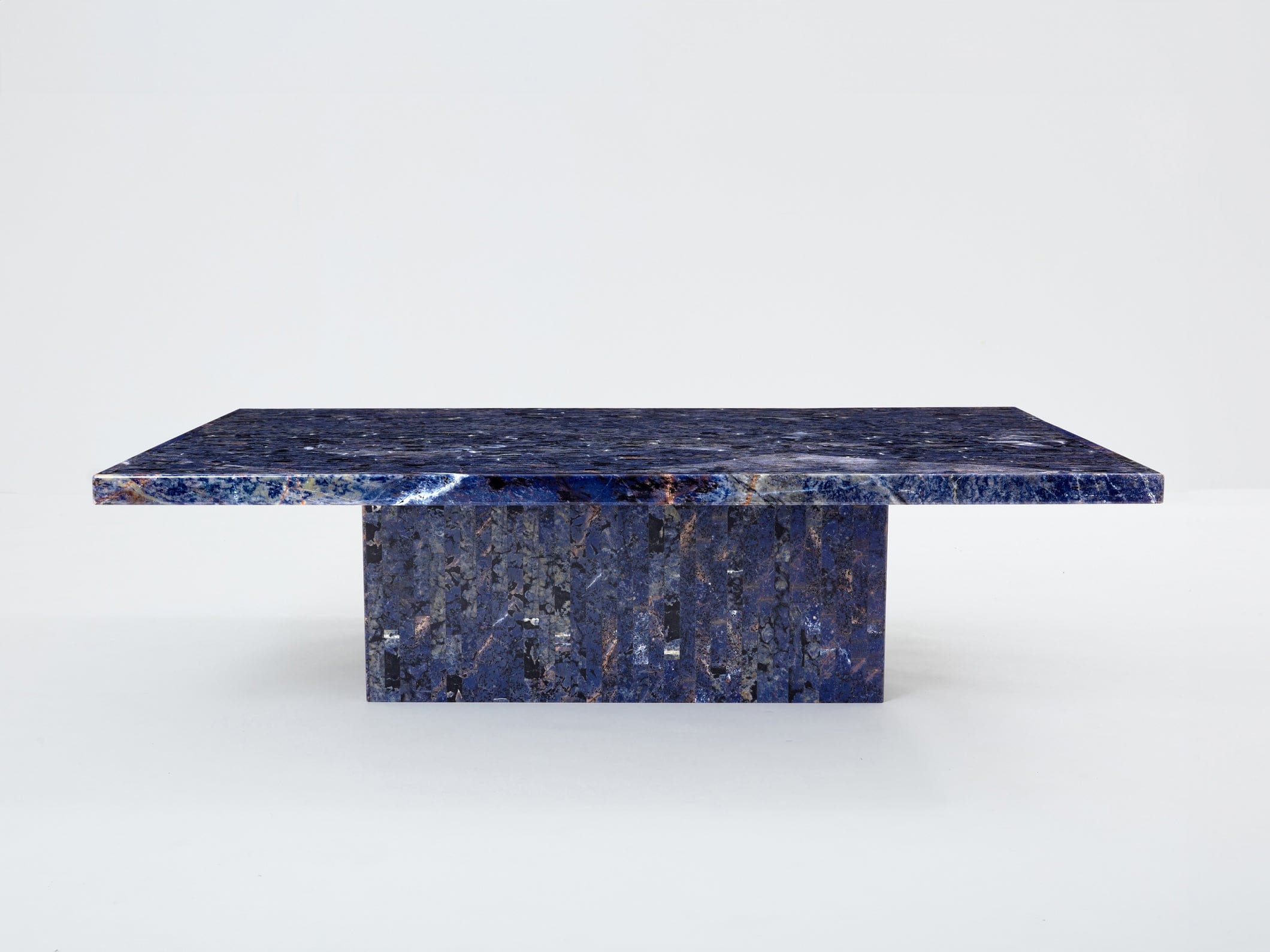 Table basse Maison Jansen en lapis-lazuli, design sculptural 1970