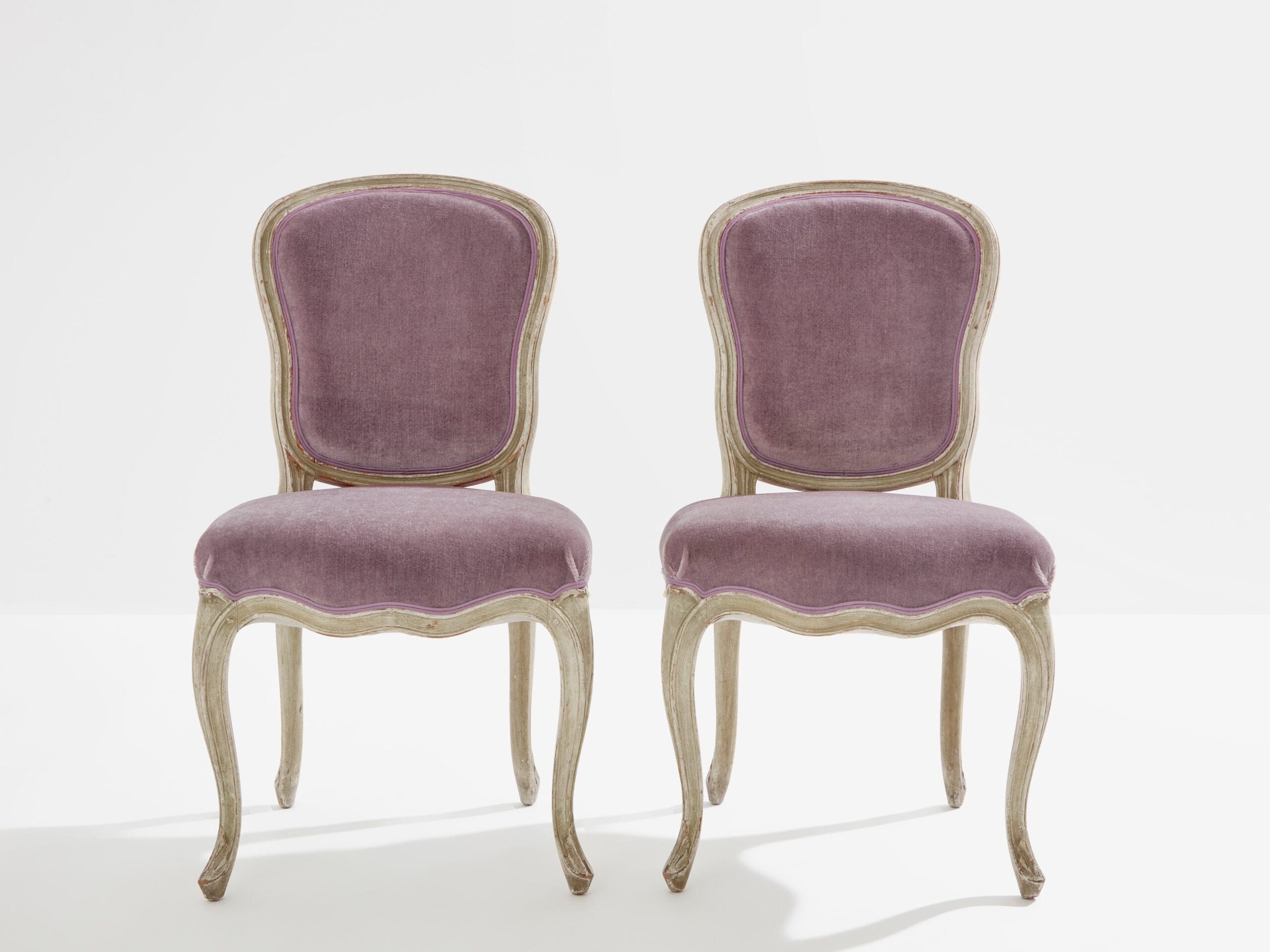 Chaises Louis XV Maison Jansen – Chêne patiné et velours de mohair lila, 1940s