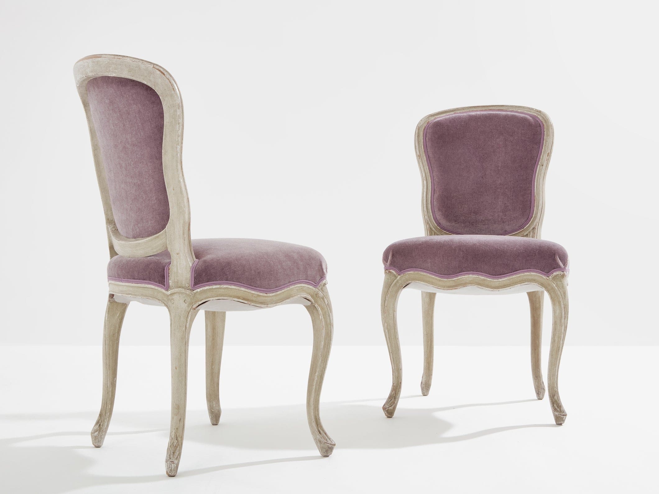 Chaises Louis XV Maison Jansen – Chêne patiné et velours de mohair lila, 1940s