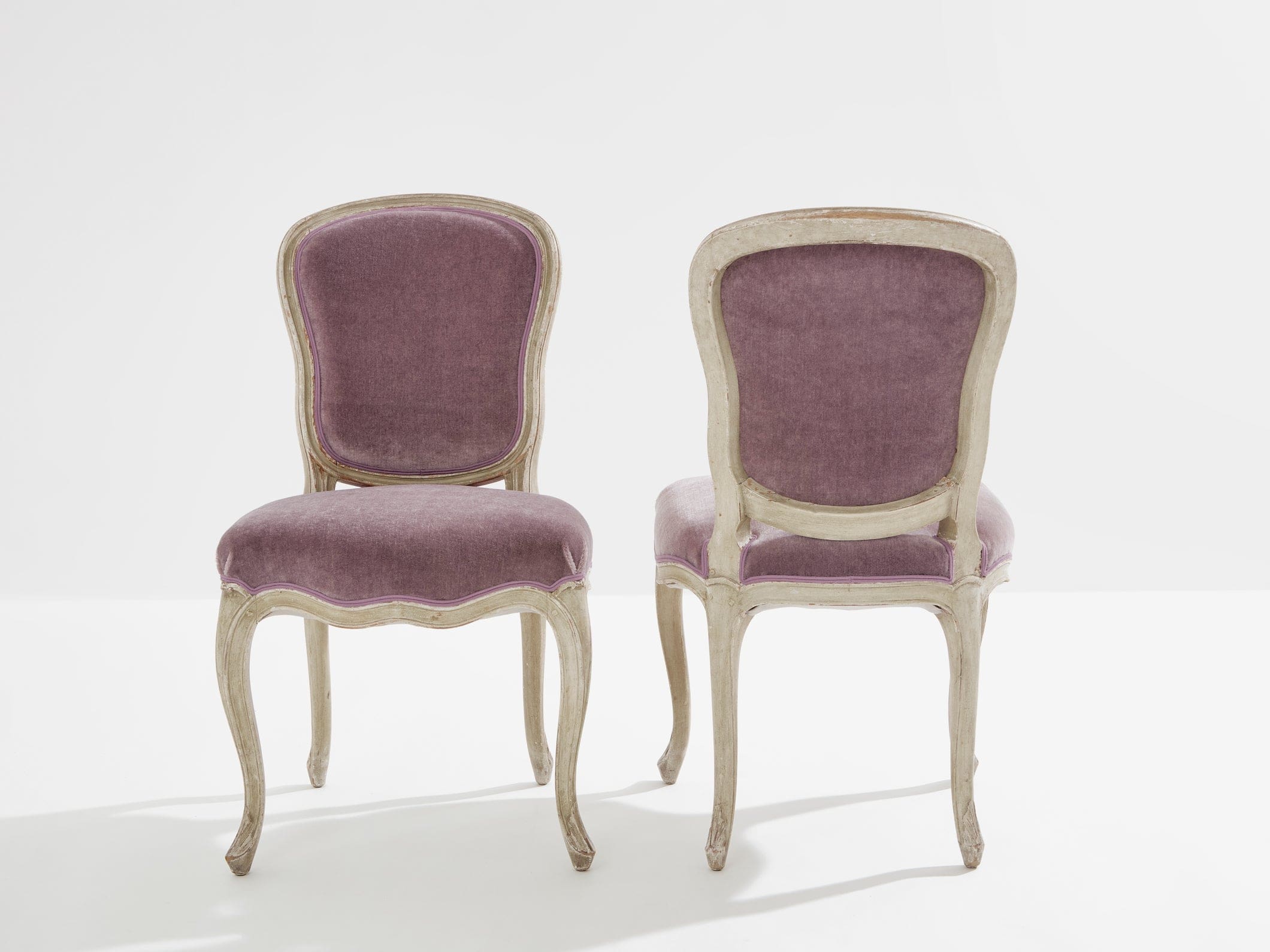 Chaises Louis XV Maison Jansen – Chêne patiné et velours de mohair lila, 1940s