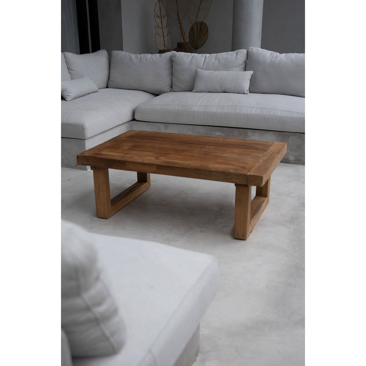 La table basse en teck récupéré – Naturel