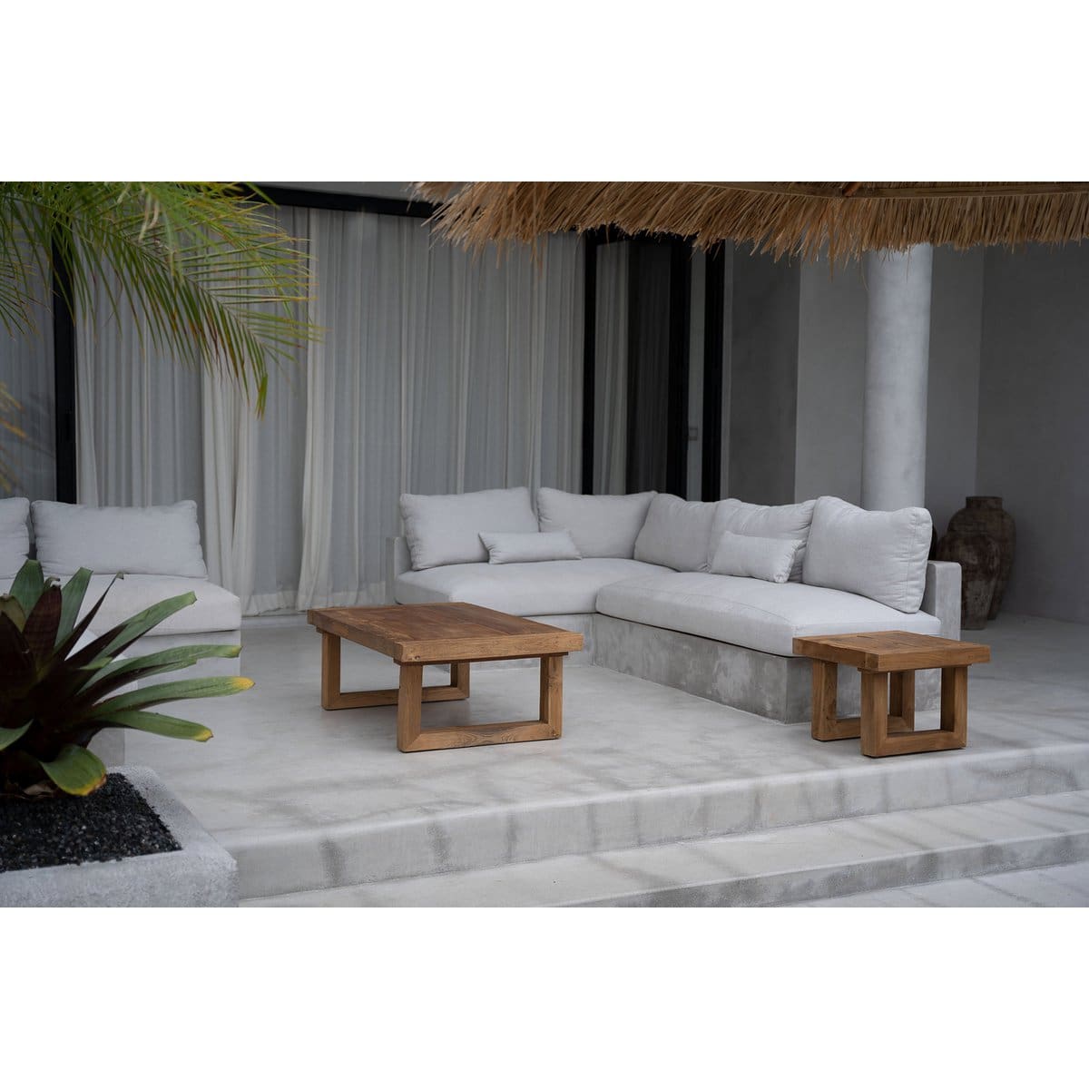 La table basse en teck récupéré – Naturel