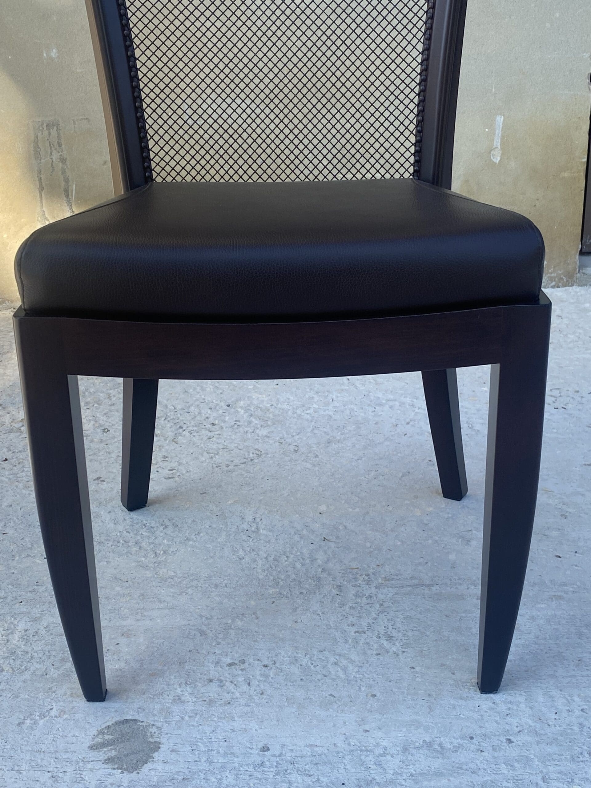 Paire de chaises Promemoria en cuir et acajou – Fait main à Côme (état exceptionnel)