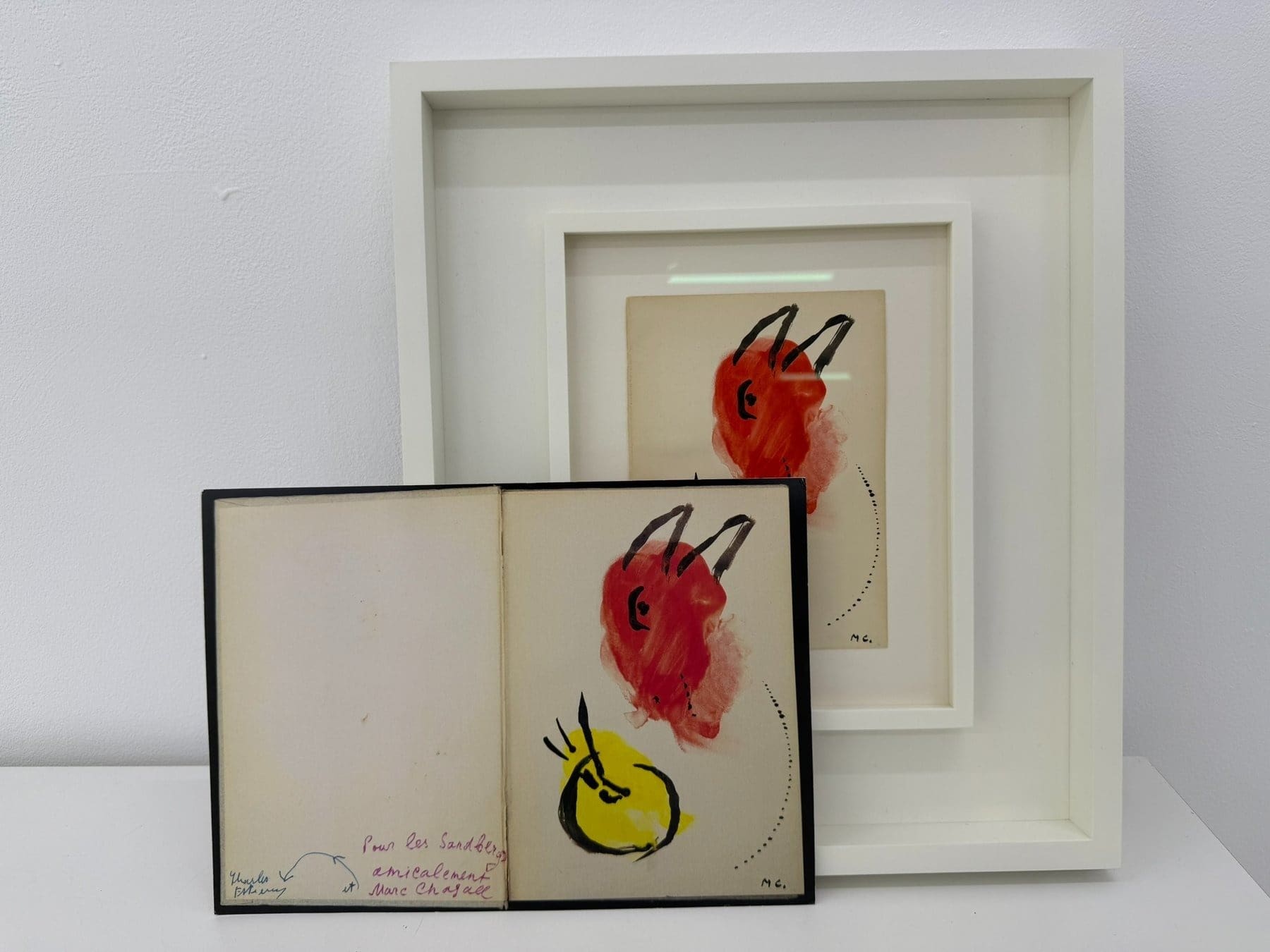 Marc Chagall – Bouc-peintre en rouge et palette jaune, gouache originale, 1951