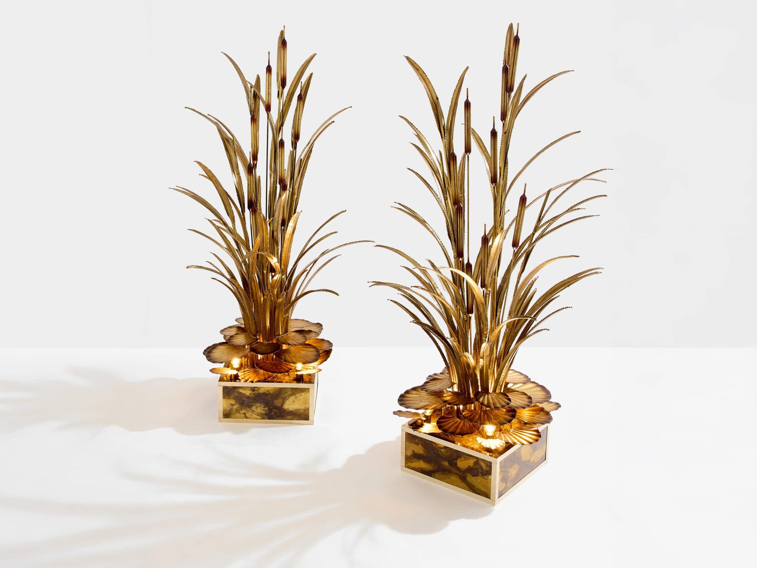 Paire de lampadaires roseaux en laiton patiné – Maison Jansen, années 70