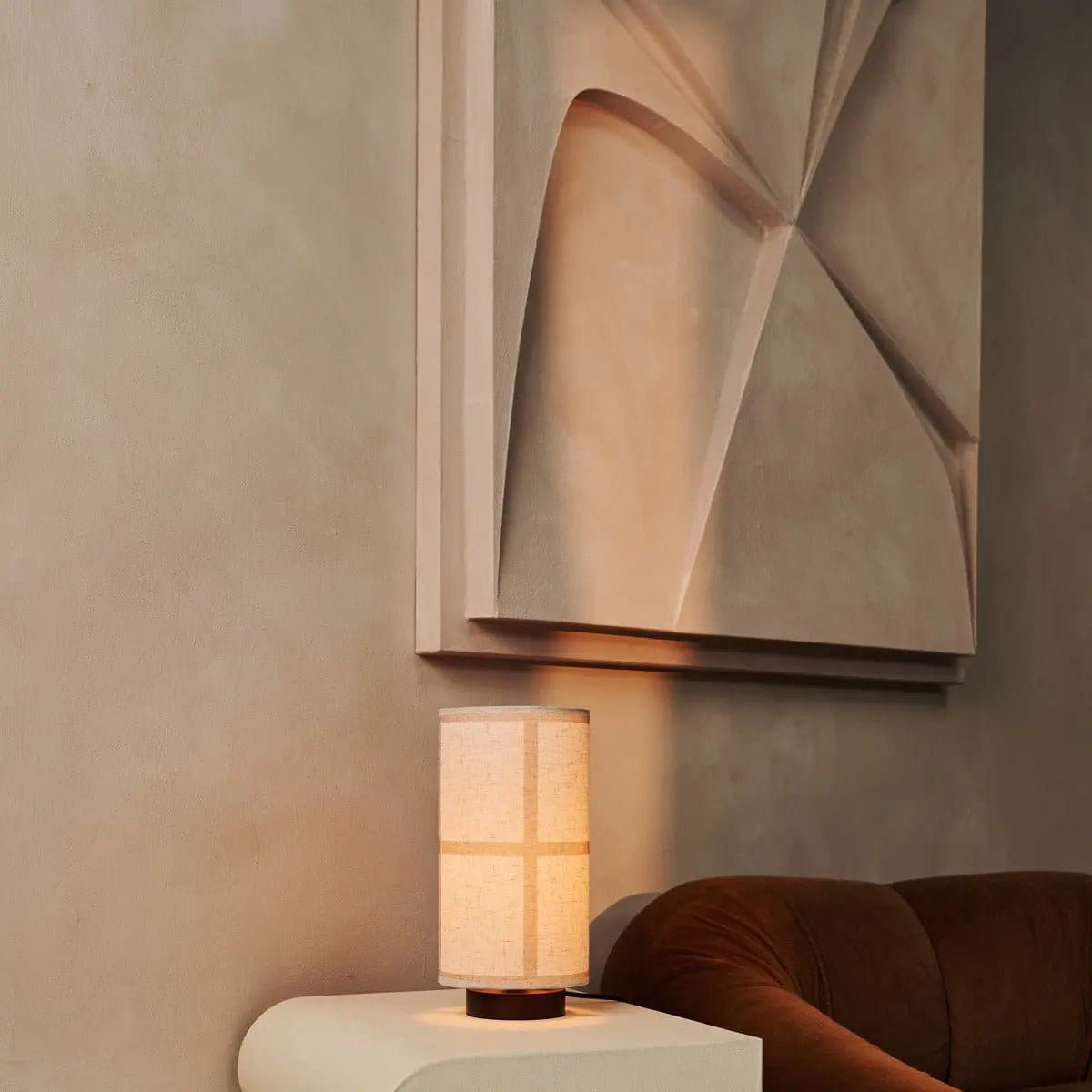 Sakura Élégance – Lampe neuve en bois brun foncé et lin naturel tissé