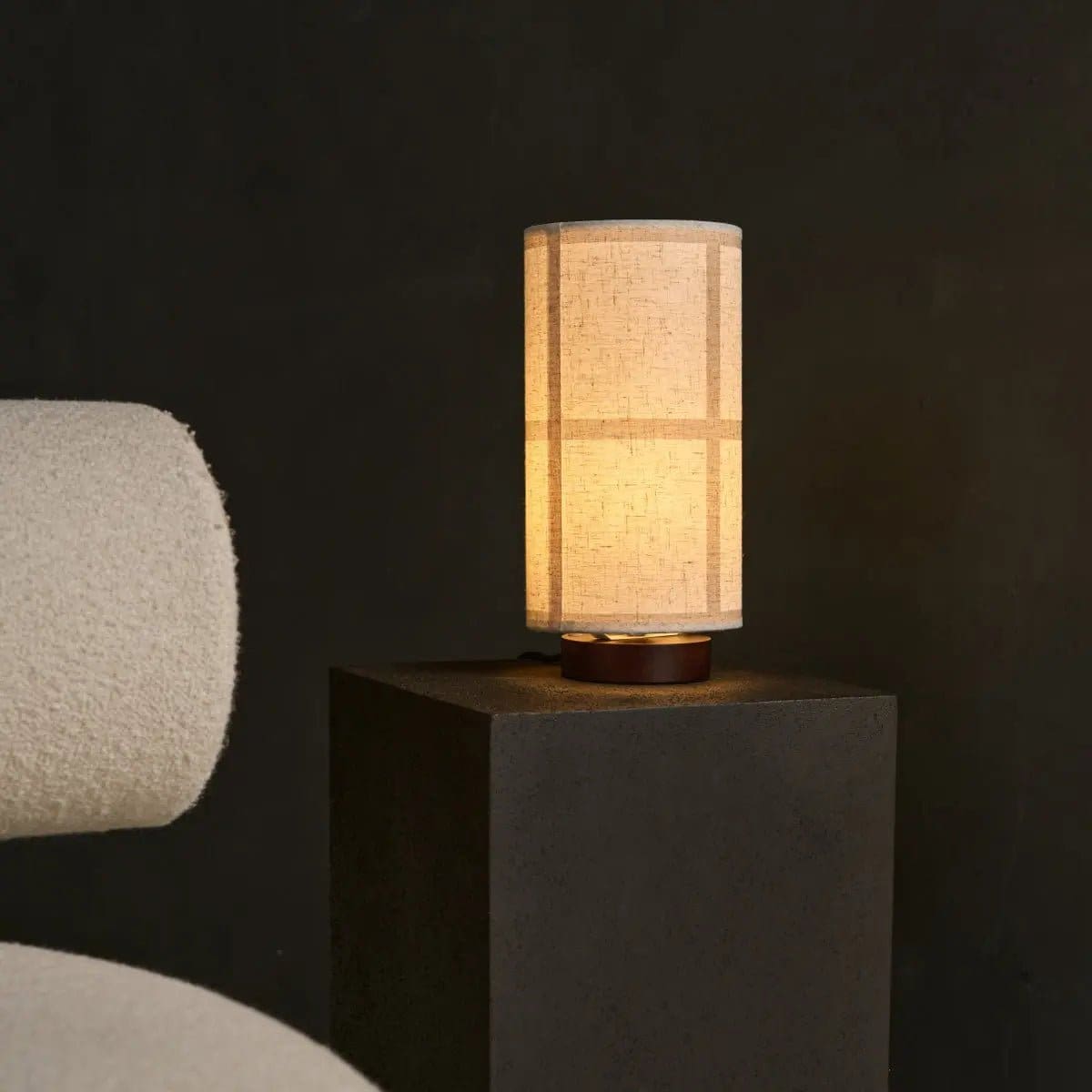 Sakura Élégance – Lampe neuve en bois brun foncé et lin naturel tissé