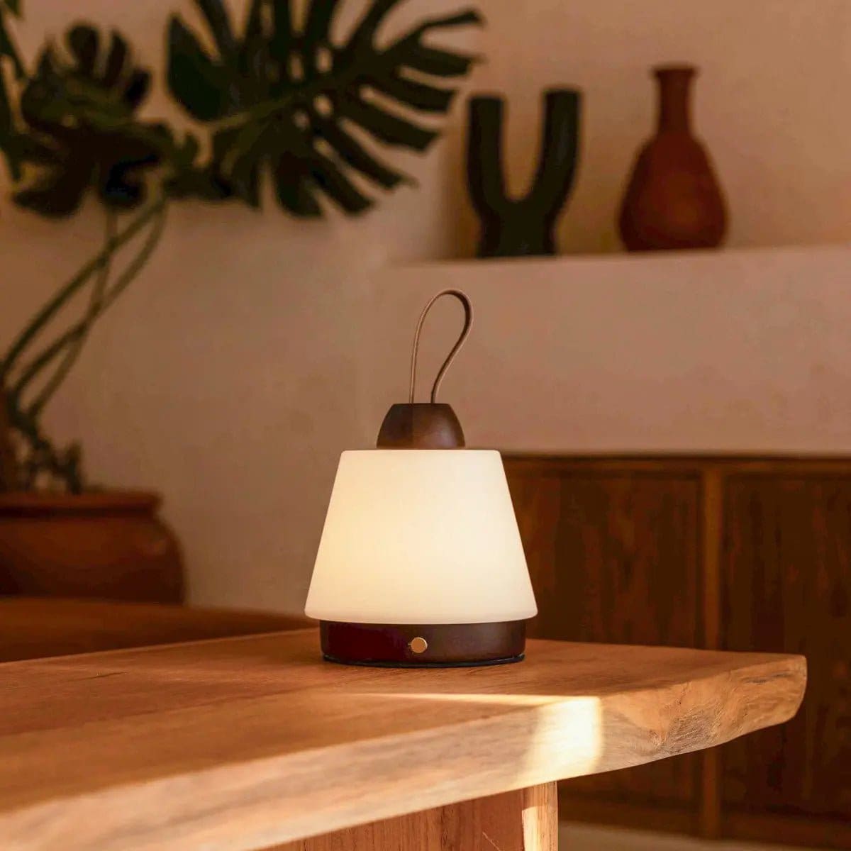 Lumière Nomade – Lampe rechargeable Liv en bois et cuir, 3 modes d’éclairage