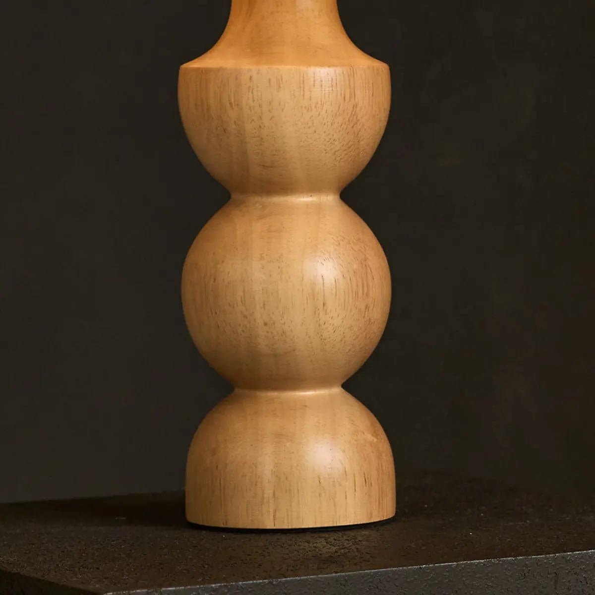 Jeux de Formes – Lampe Oliver en bois naturel et lin beige, charme intemporel