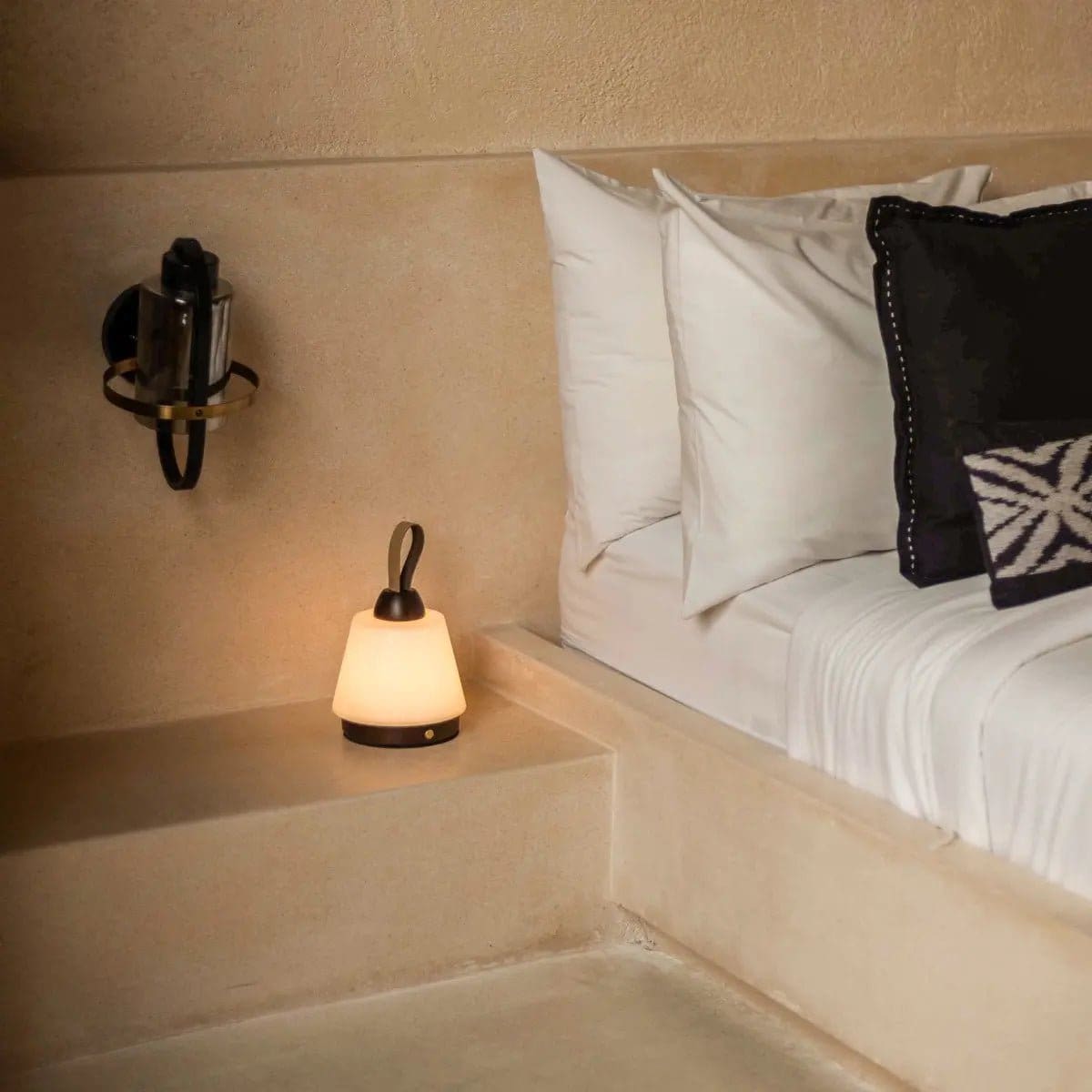 Lumière Nomade – Lampe rechargeable Liv en bois et cuir, 3 modes d’éclairage