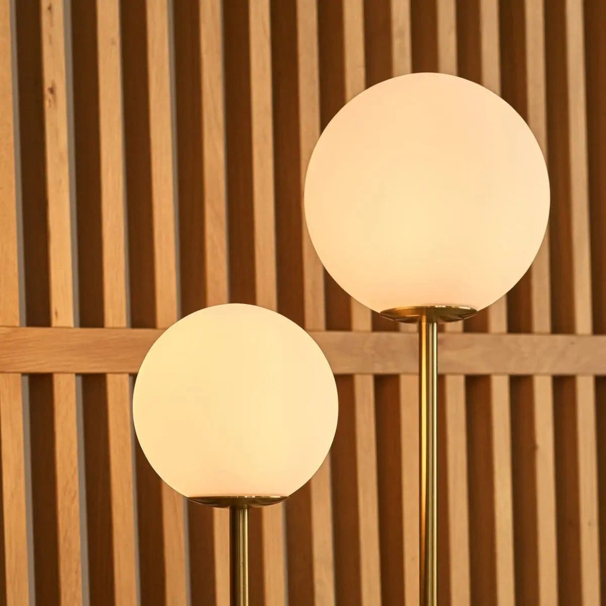 Duo Lumineux – Lampe de table Giorgia en marbre et métal doré, élégance moderne