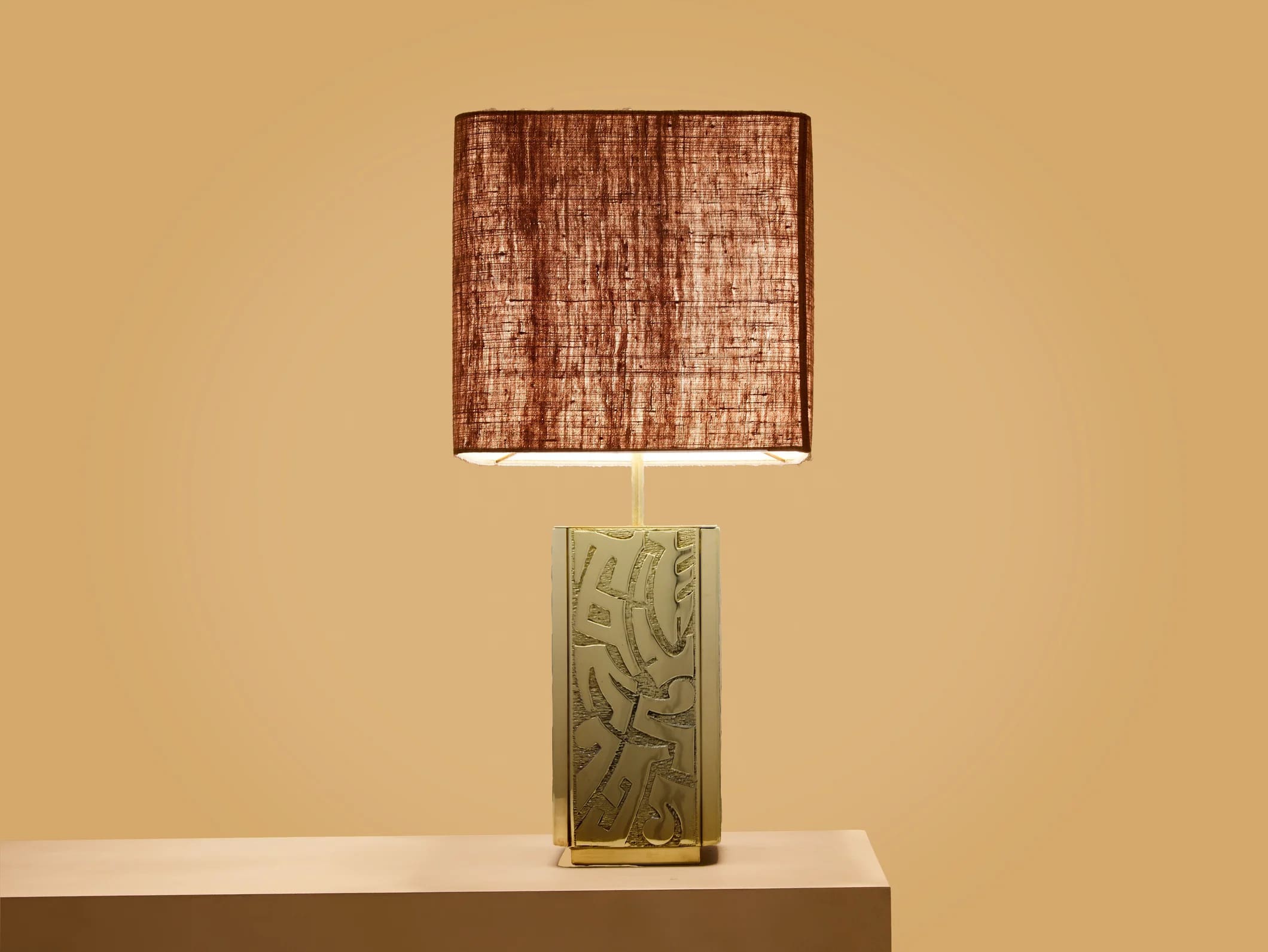 Lampe Lova Création en laiton gravé – Belgique – Années 70
