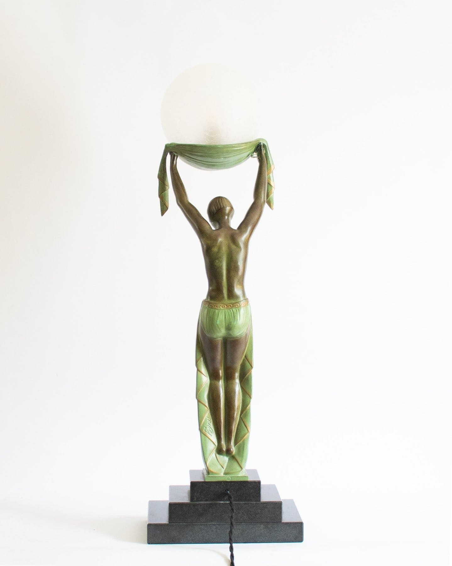 Lampe sculpture Art Déco « Vérité » – Fayral pour Max Le Verrier – 68 cm – Métal patiné & marbre