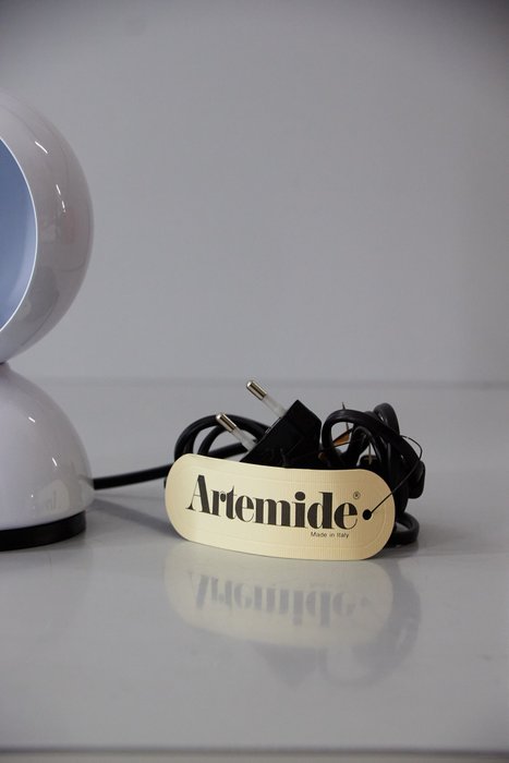 Artemide - Vico Magistretti - Lampe de table - Eclisse - Blanc - Métal