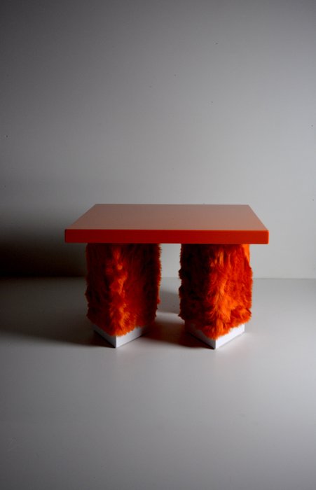 Studio Greca - Table basse - eccentrique - Bois, Cuir - éd. 3 de 4