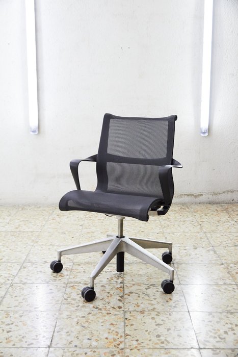 Herman Miller - Studio 7.5 - Chaise de bureau - Setu - Aluminium, Polypropylène - Lot 1/2