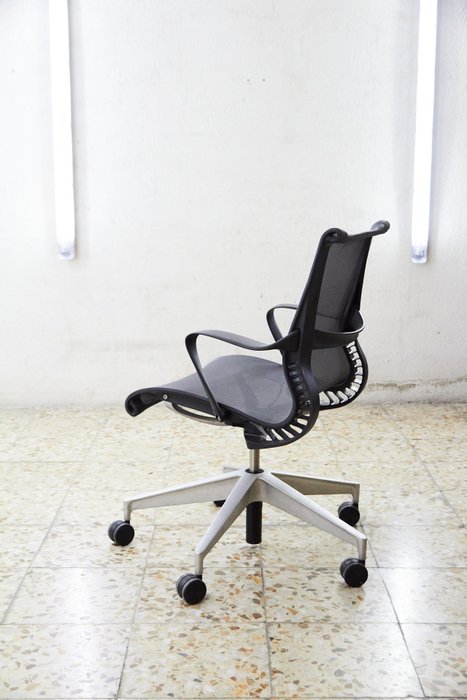 Herman Miller - Studio 7.5 - Chaise de bureau - Setu - Aluminium, Polypropylène - Lot 1/2