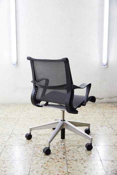 Herman Miller - Studio 7.5 - Chaise de bureau - Setu - Aluminium, Polypropylène - Lot 1/2