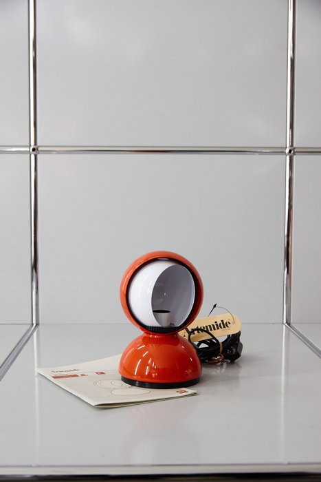 Artemide - Vico Magistretti - Lampe de table - Eclisse - Orange - Métal