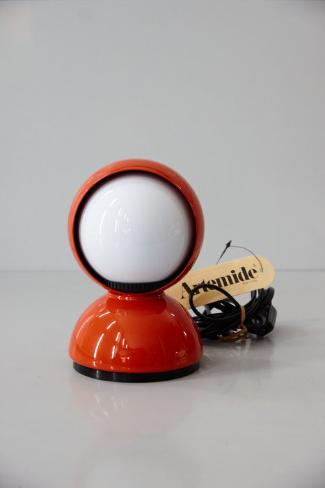 Artemide - Vico Magistretti - Lampe de table - Eclisse - Orange - Métal